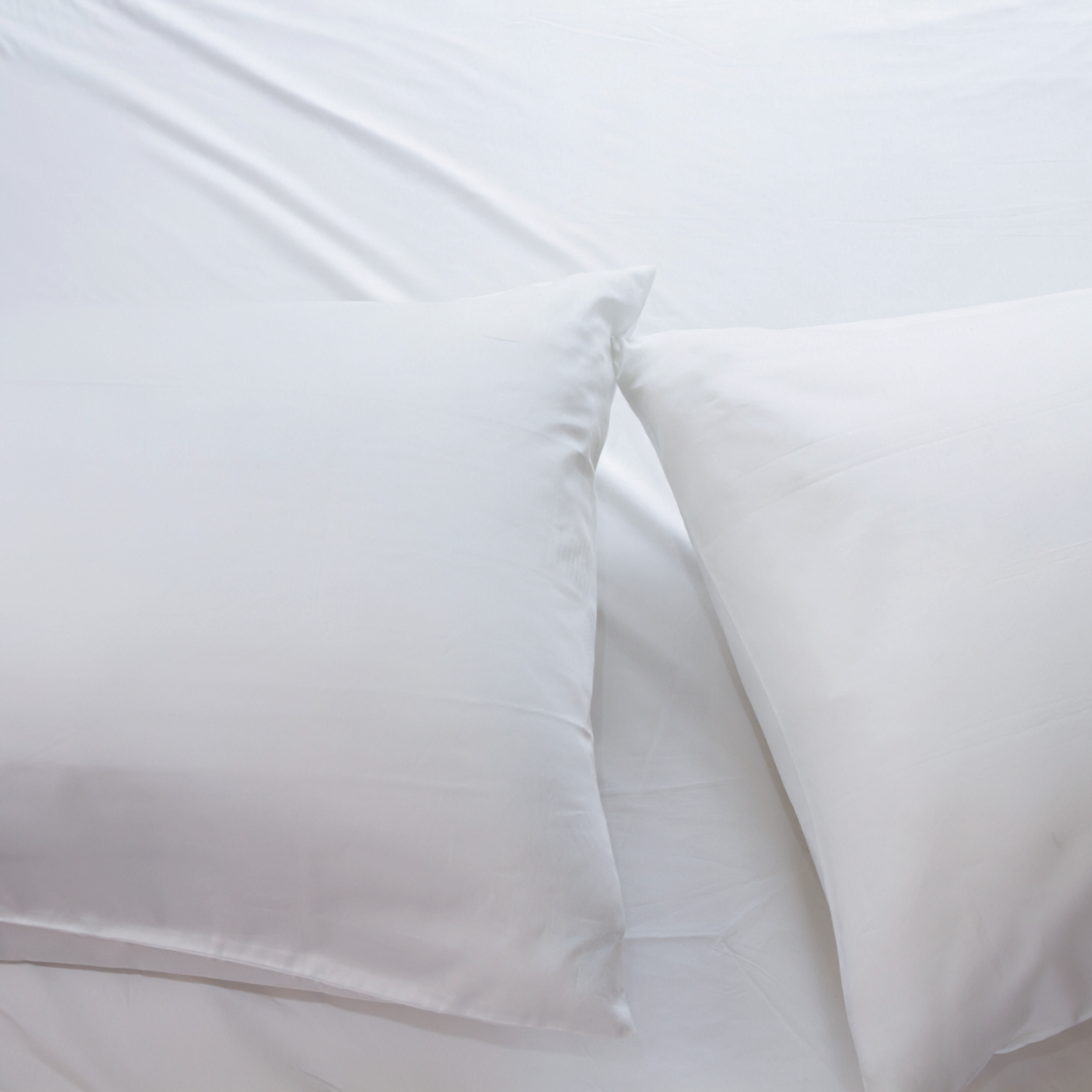 Trees & Hugs® - Luxe Seam White Organic Cotton Sateen Sheet set