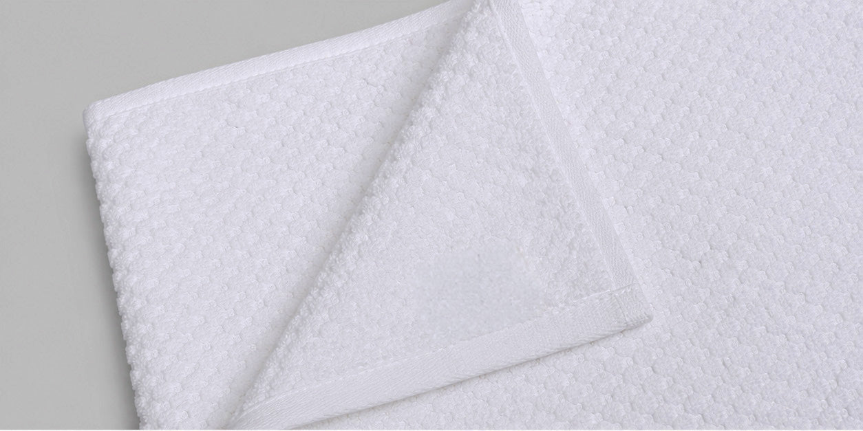 whitetowel1_3cb8a24e-a647-4b3b-9c6e-4042b918b7f5.jpg